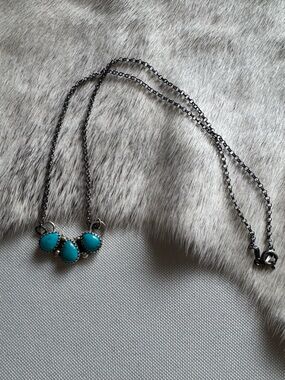 Native American Three Stone Turquoise Teardrop Pendant Necklace